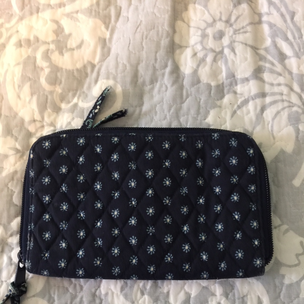 EUC Vera Bradley zip around wallet, made in USA